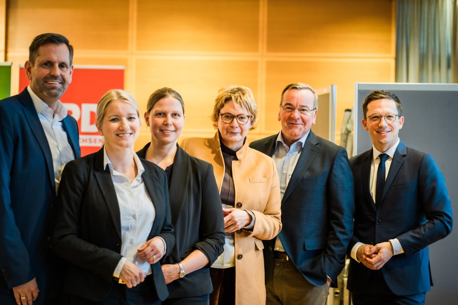 Die SPD-Ministerinnen und -Minister: Olaf Lies, Kathrin Wahlmann, Wiebke Osigus, Daniela Behrens, Boris Pistorius, Falko Mohrs